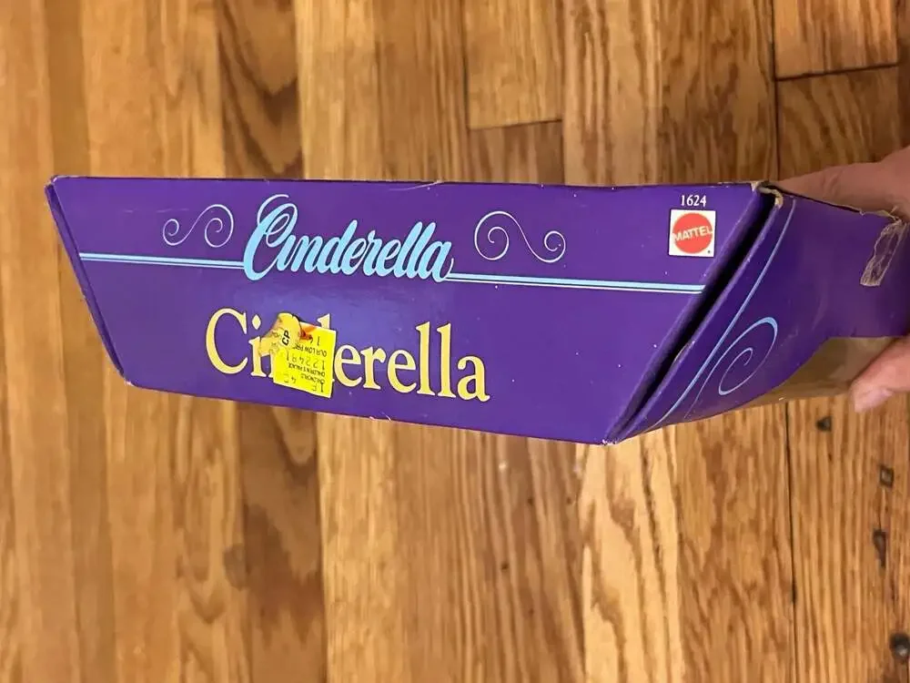 1991 Mattel Disney Classics Cinderella #1624 Reversible Ballgown and Golden Book